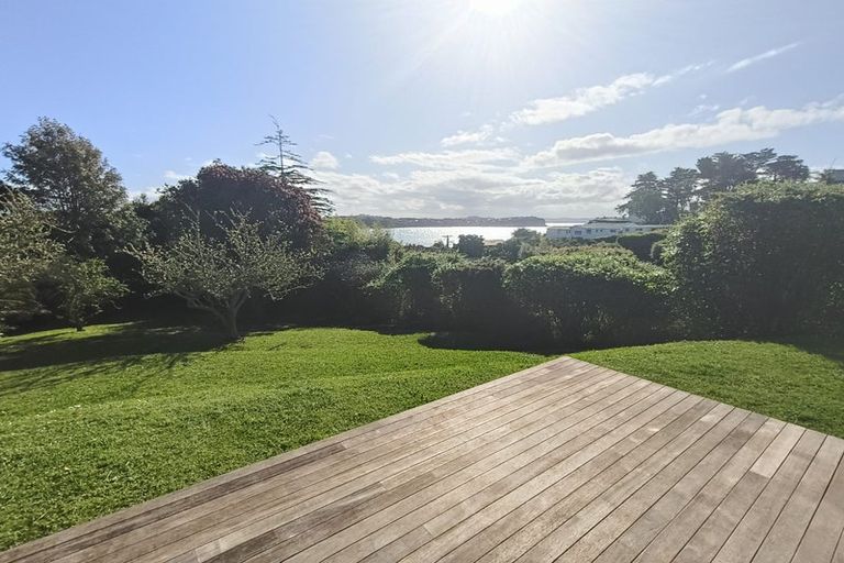 Photo of property in 12 Tindalls Bay Road, Tindalls Beach, Whangaparaoa, 0930