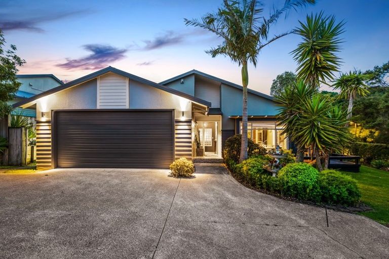 Photo of property in 15 Cinnabar Place, Westgate, Auckland, 0614
