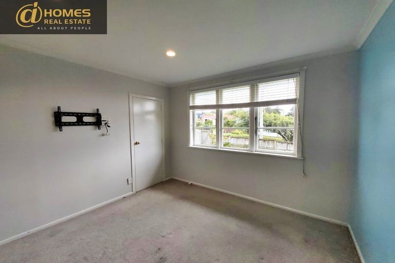 Photo of property in 13 Westall Road, New Lynn, Auckland, 0600