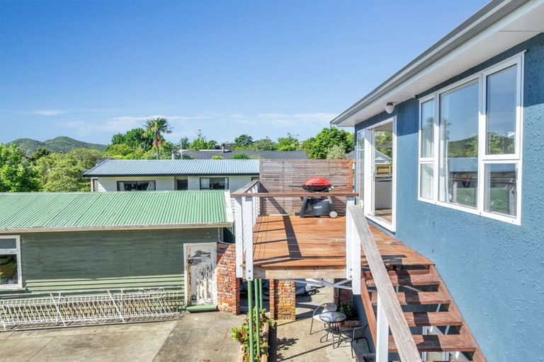 Photo of property in 82 Milton Terrace, Picton, 7220