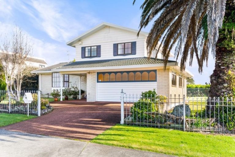 Photo of property in 14 Renoir Street, West Harbour, Auckland, 0618