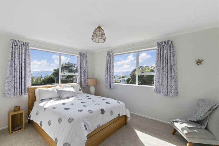 Photo of property in 41 Almora View, Ascot Park, Porirua, 5024