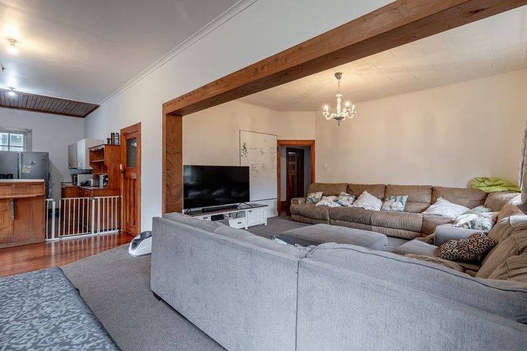 Photo of property in 6 Napier Road, Terrace End, Palmerston North, 4410
