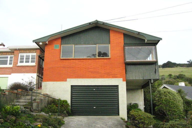 Photo of property in 17 Marine Parade, Macandrew Bay, Dunedin, 9014