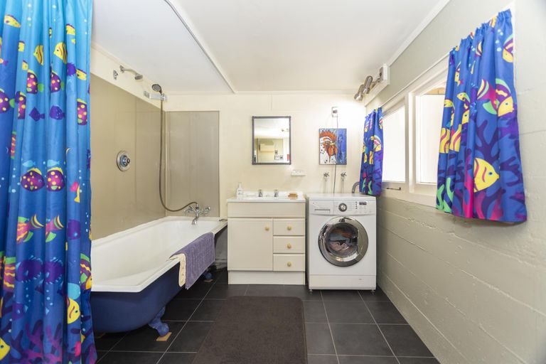 Photo of property in 6 Awamoa Road, Holmes Hill, Oamaru, 9401