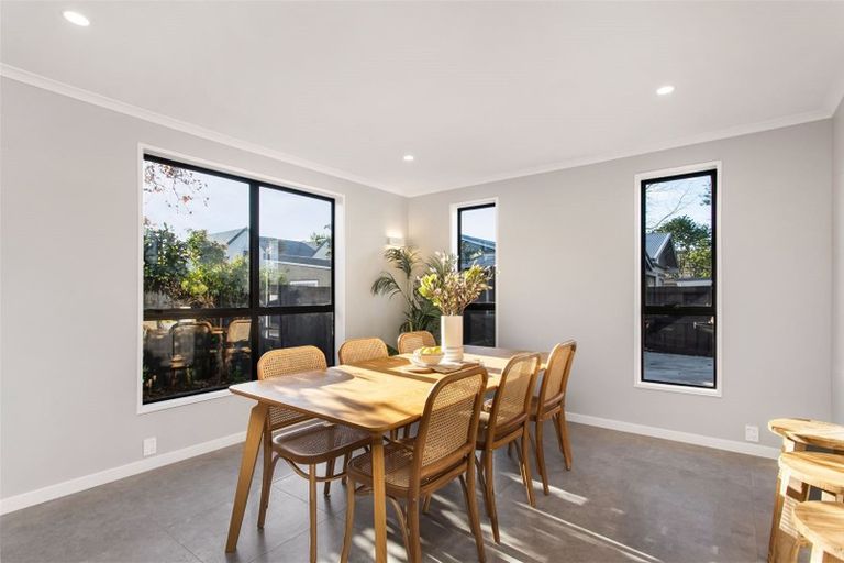 Photo of property in 1/97 Weston Road, St Albans, Christchurch, 8052