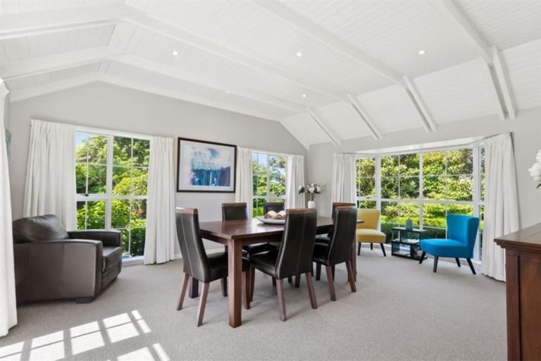 Photo of property in 39 Crofton Road, Harewood, Christchurch, 8051