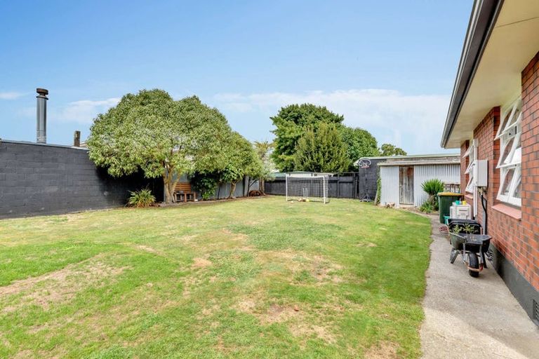 Photo of property in 12 Tawa Street, Levin, 5510