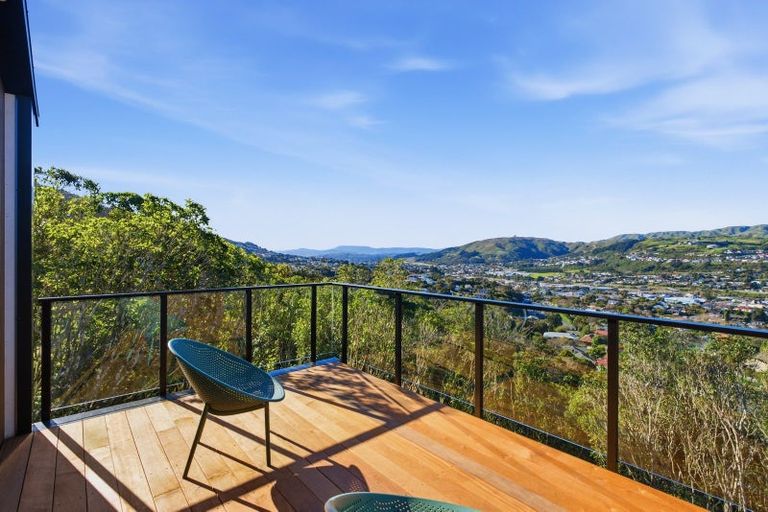 Photo of property in 27 Westhaven Drive, Tawa, Wellington, 5028