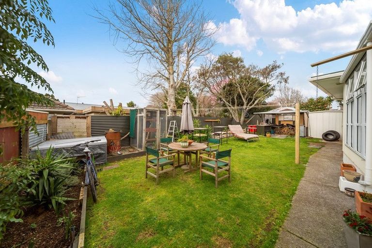 Photo of property in 109 Govett Avenue, Frankleigh Park, New Plymouth, 4310