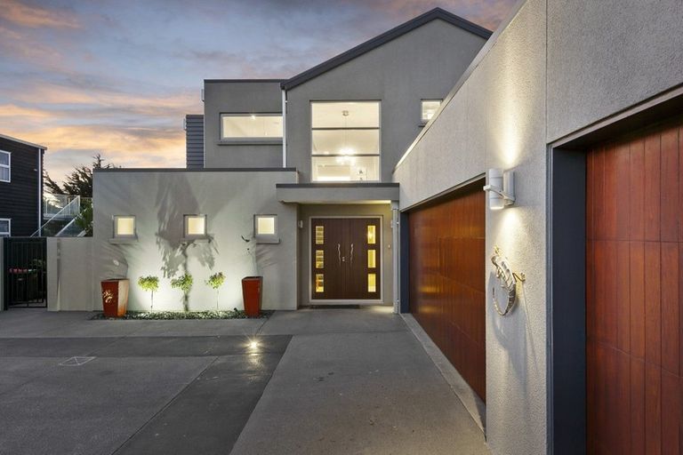 Photo of property in 11 Sasaram Lane, Cashmere, Christchurch, 8022