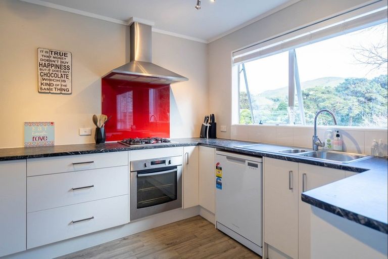 Photo of property in 5b Sea Vista Drive, Pukerua Bay, 5026