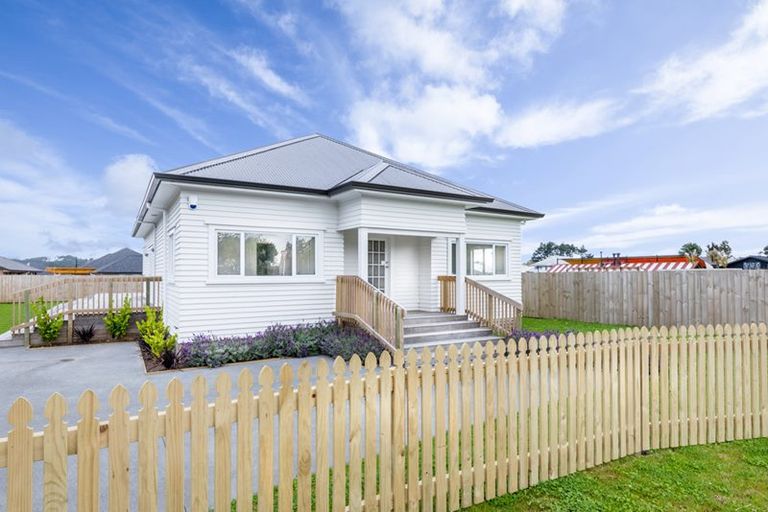 Photo of property in 23 Riverhead Road, Kumeu, 0810