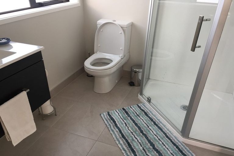 Photo of property in 17 Kahika Grove, Huapai, Kumeu, 0810