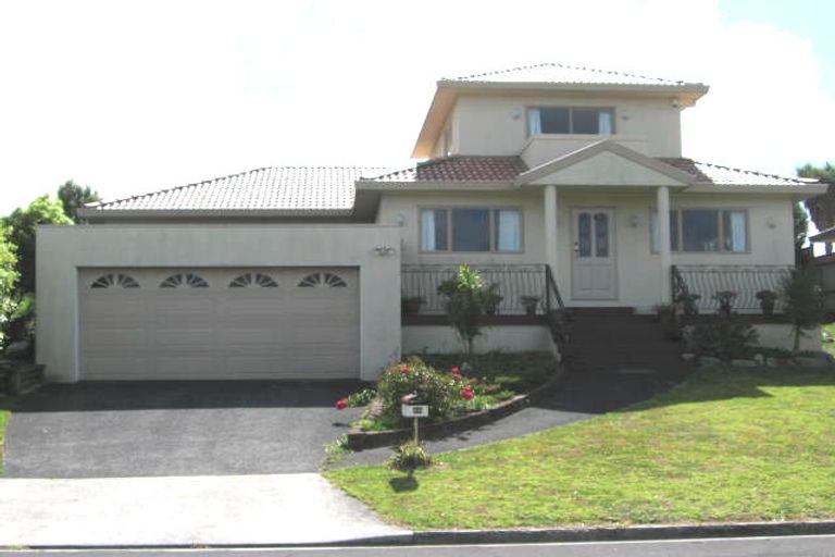 Photo of property in 28 Highgrove Lane, Totara Vale, Auckland, 0632