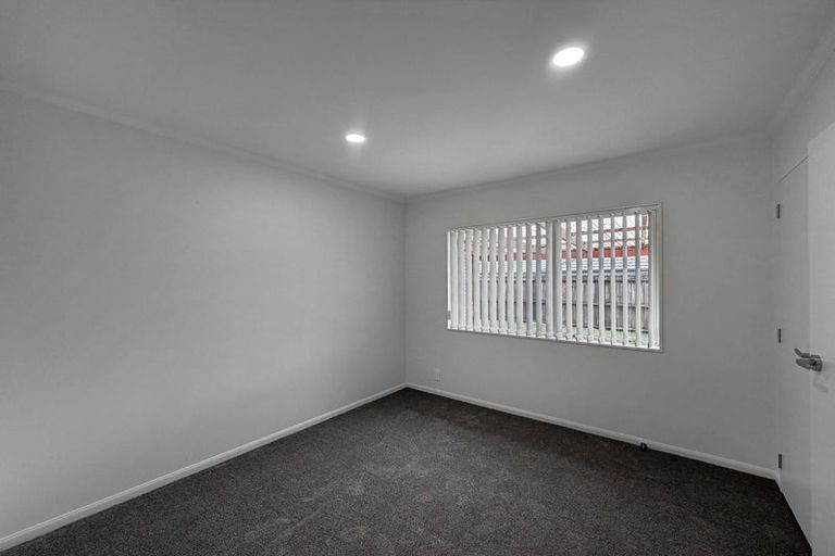 Photo of property in 65 Redcastle Drive, East Tamaki, Auckland, 2013