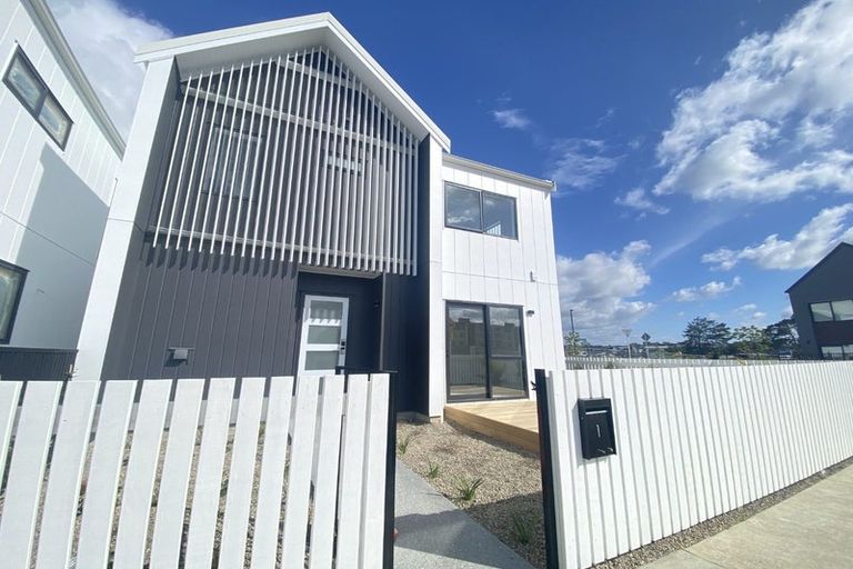 Photo of property in 1 Green Bamboo Road, Hobsonville, Auckland, 0616