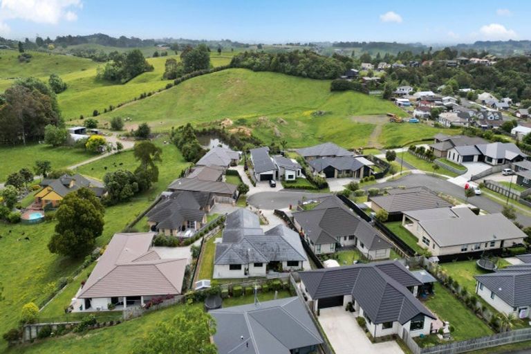 Photo of property in 43 Carlingford Rise, Dinsdale, Hamilton, 3204