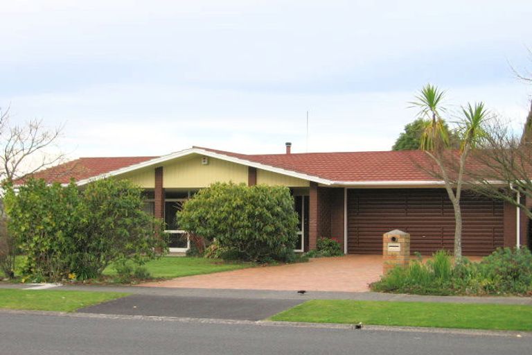Photo of property in 10 Delamare Road, St Andrews, Hamilton, 3200