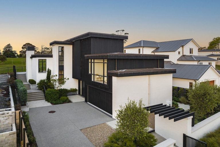 Photo of property in 14 Third Fairway Place, Albany, Auckland, 0632