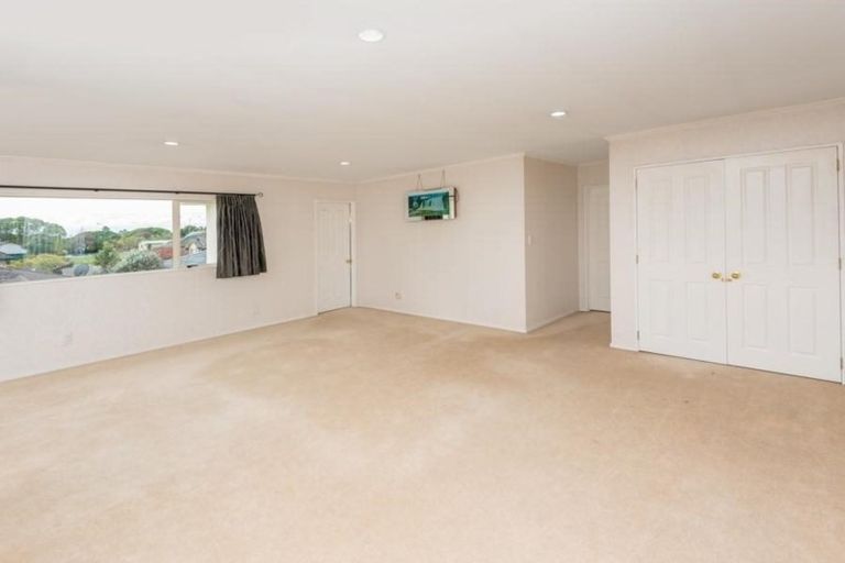 Photo of property in 22 Attymon Lane, East Tamaki, Auckland, 2016
