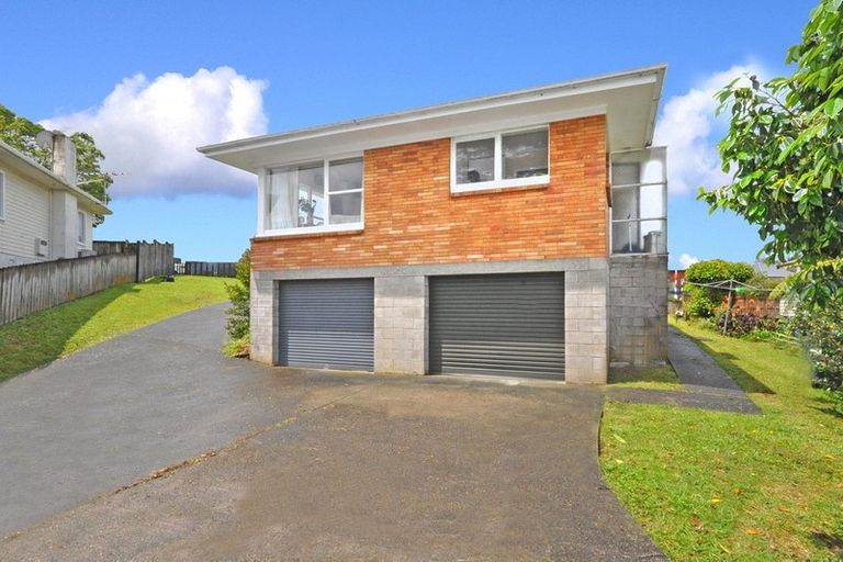 Photo of property in 2/97 Target Road, Totara Vale, Auckland, 0629