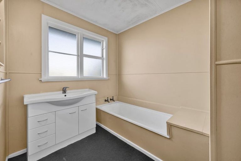 Photo of property in 198 Beaconsfield Road, Midhirst, Stratford, 4394