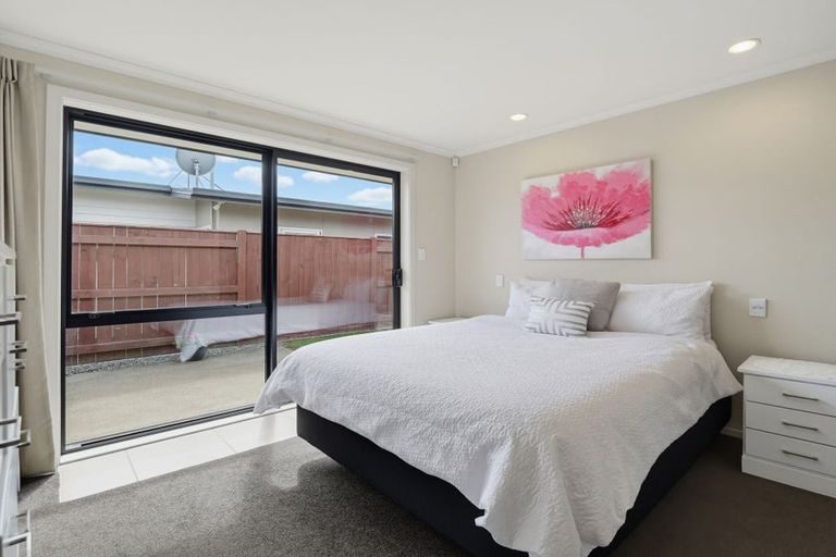 Photo of property in 2 Pegasus Place, Kelvin Grove, Palmerston North, 4414