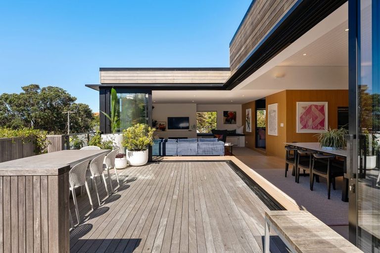 Photo of property in 3 Homewood Avenue, Karori, Wellington, 6012