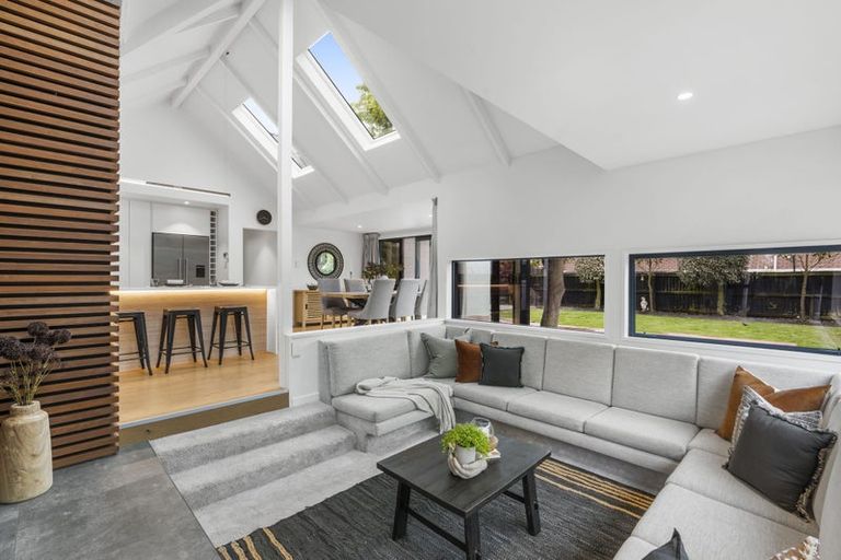 Photo of property in 9 Ringwood Place, Avonhead, Christchurch, 8042