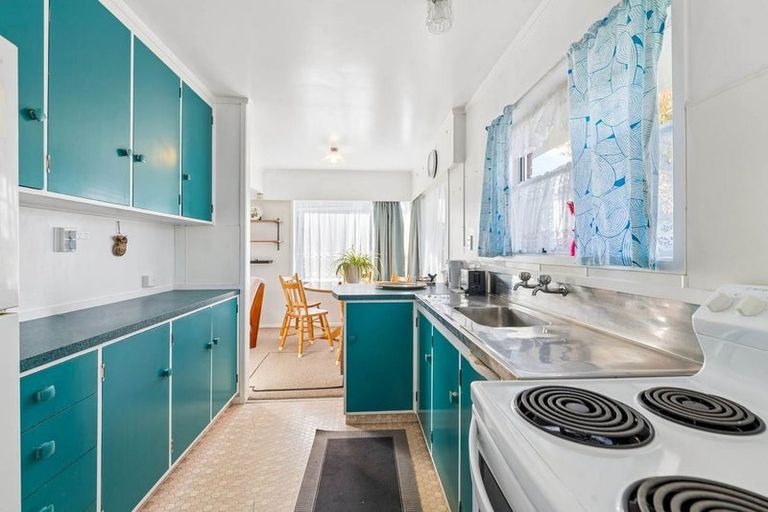 Photo of property in 2/39 Ashdown Place, Pahurehure, Papakura, 2113