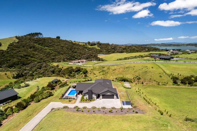Photo of property in 8 Fernbird Grove, Kerikeri, 0294