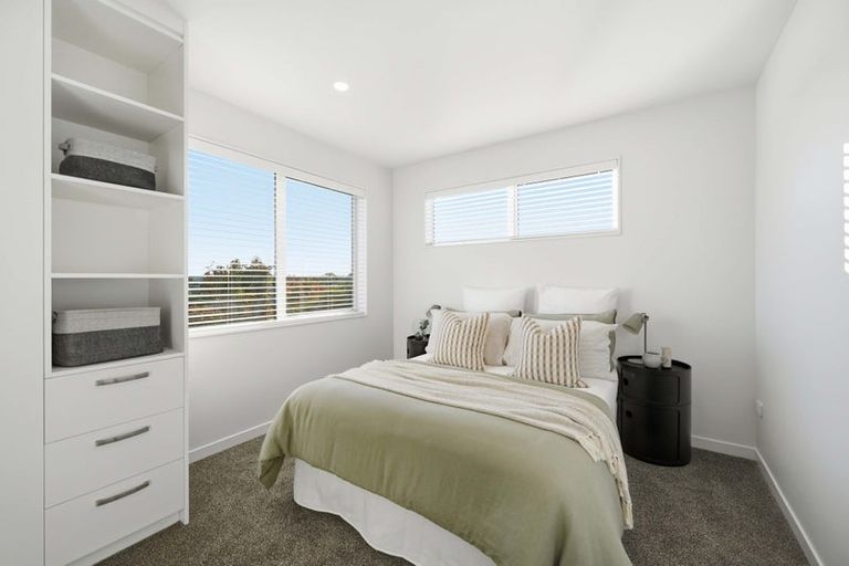 Photo of property in 2/3 Corrella Road, Belmont, Auckland, 0622