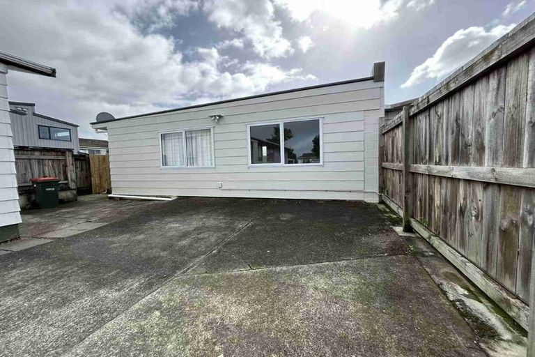 Photo of property in 6 Adel Place, Weymouth, Auckland, 2103
