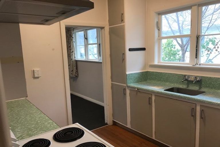 Photo of property in 179 Whites Line East, Waiwhetu, Lower Hutt, 5010