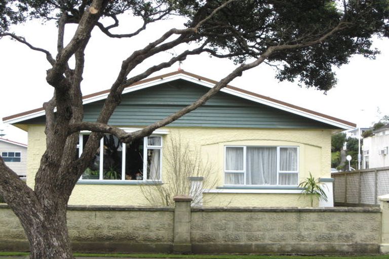 Photo of property in 55 Whiteley Street, Moturoa, New Plymouth, 4310