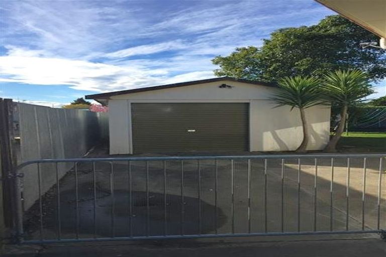 Photo of property in 16 Jeffares Place, Taradale, Napier, 4112