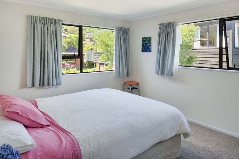 Photo of property in 42 Thatcher Crescent, Crofton Downs, Wellington, 6035