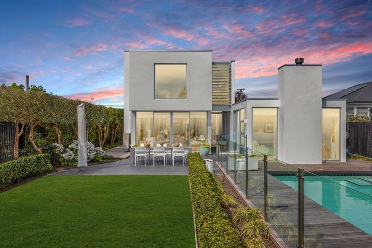 Photo of property in 9 Poynder Avenue, Merivale, Christchurch, 8014