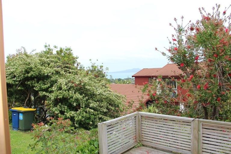 Photo of property in 31 Jellicoe Road, Murrays Bay, Auckland, 0630