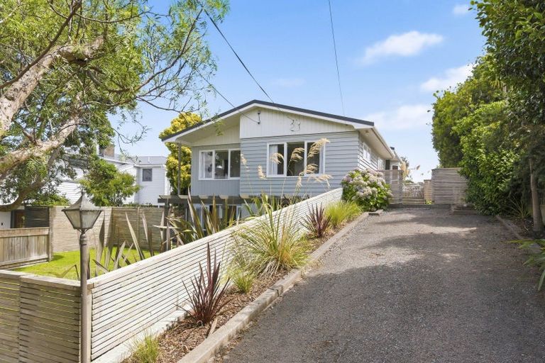Photo of property in 7 Whyte Street, Paraparaumu Beach, Paraparaumu, 5032