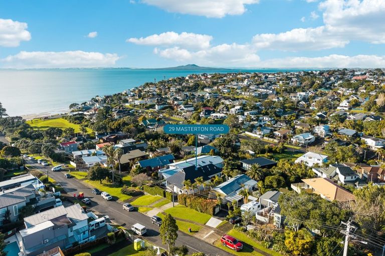 Photo of property in 29 Masterton Road, Rothesay Bay, Auckland, 0630