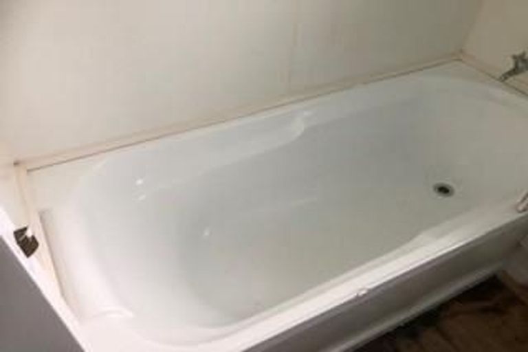 Photo of property in 4 Kereru Street, Henderson, Auckland, 0612