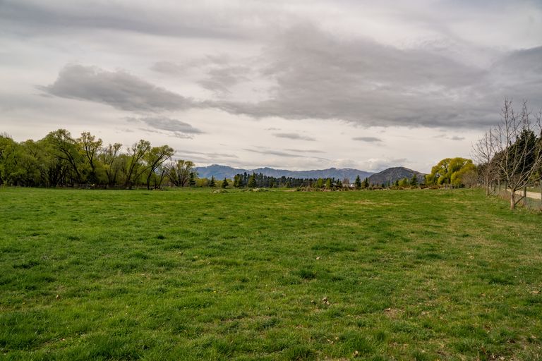 Photo of property in 930 Mount Barker Road, Wanaka, 9382