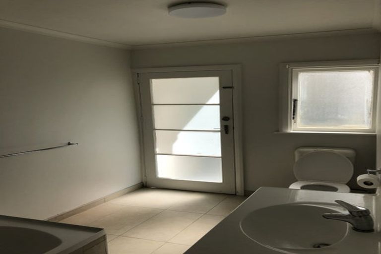 Photo of property in 11 Lancaster Street, Karori, Wellington, 6012