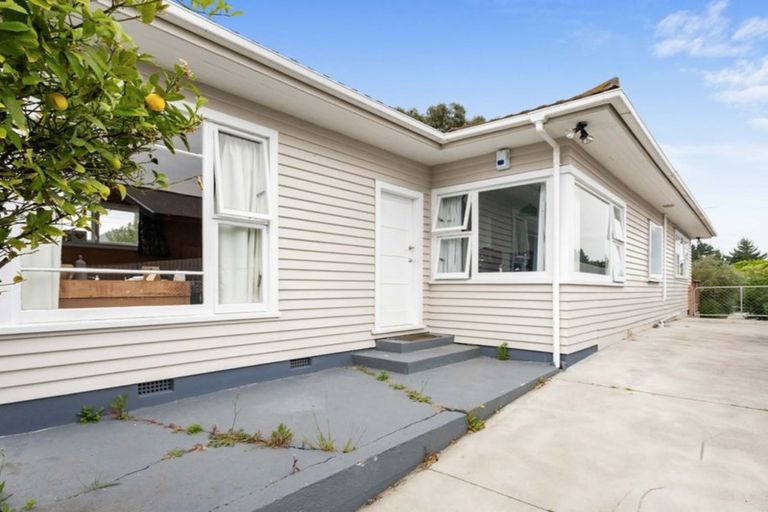 Photo of property in 119 Bowhill Road, New Brighton, Christchurch, 8083