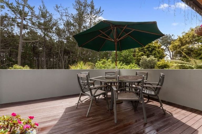 Photo of property in 1/34 Aberdeen Road, Campbells Bay, Auckland, 0620