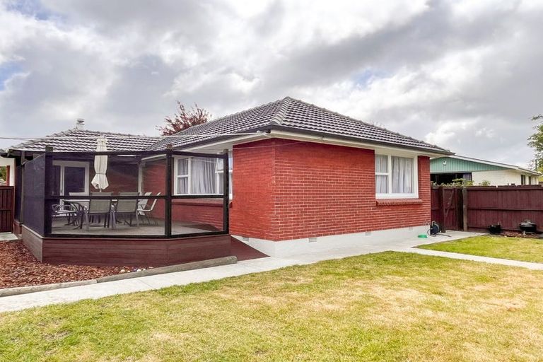 Photo of property in 37 Warren Crescent, Hillmorton, Christchurch, 8025