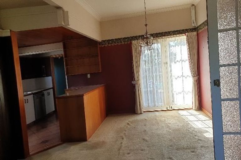 Photo of property in 475 Glenfield Road, Glenfield, Auckland, 0629