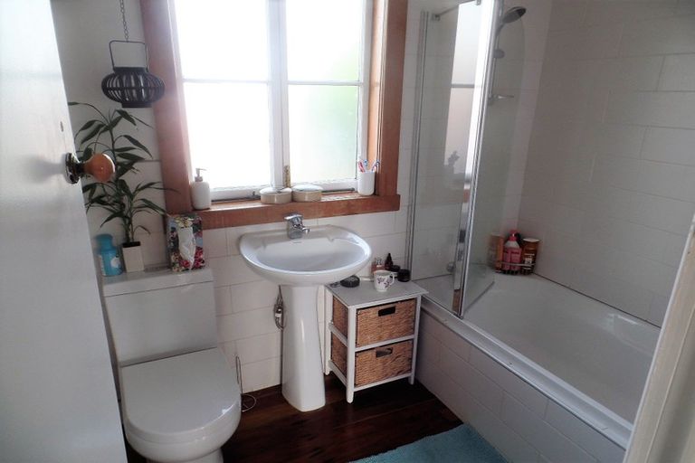 Photo of property in 294 Rangatira Road, Beach Haven, Auckland, 0626